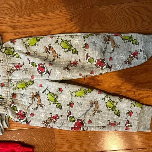 Grinch Kids Matching Set - Red & Heather Gray Holiday Loungewear - Picture 9 of 10